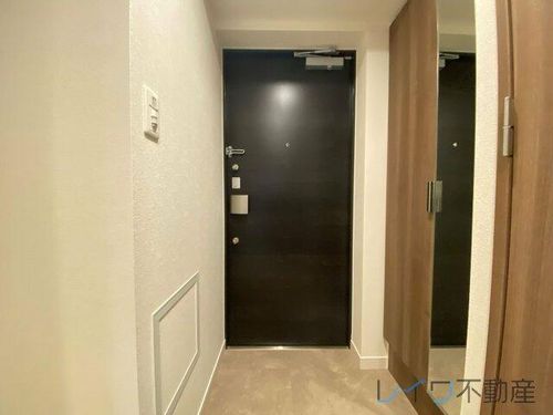 プレサンス難波インフィニティの玄関