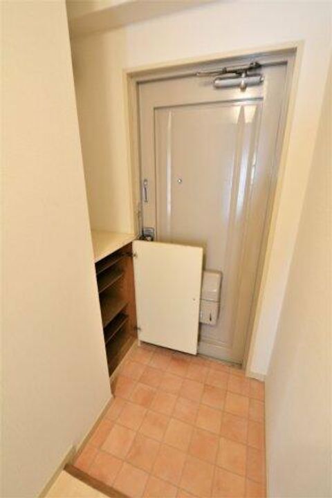 土師ハイツの玄関