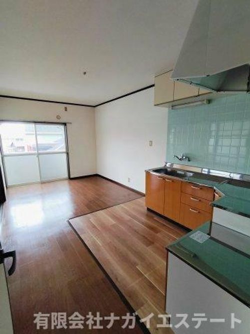 フラワーコート202の居間