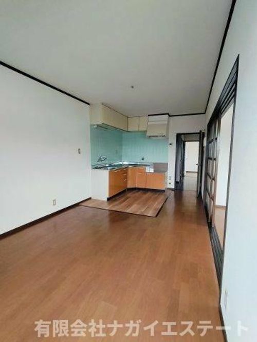 フラワーコート202の居間