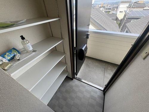 アルコ・ラ・カーサ 町坪(OR)305の玄関