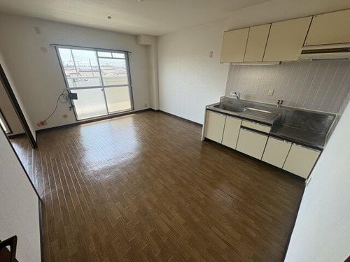 アルコ・ラ・カーサ 町坪(OR)305の居間