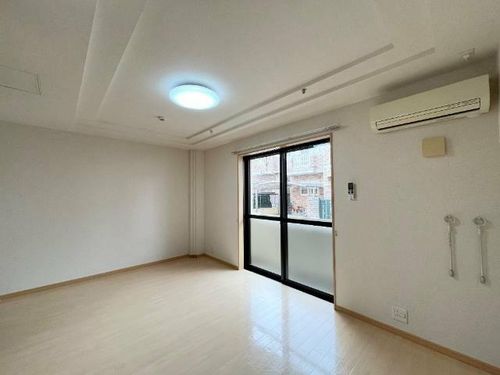 SK flat 2nd(エスケーフラットセカンド)の居間