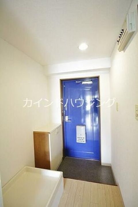 平田マンションの玄関