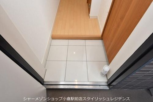 メゾン・ド・ヒロの玄関