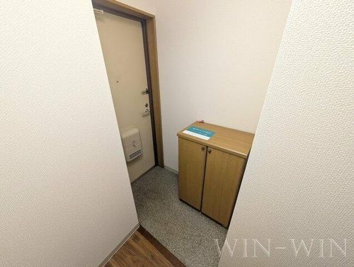 ハイツKandKの玄関