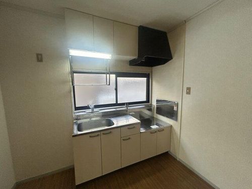 ハイネス北平野B103のキッチン