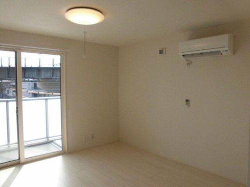パステル須ヶ口205の居間