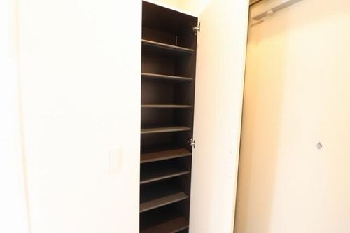 Ariga 10 D棟の玄関