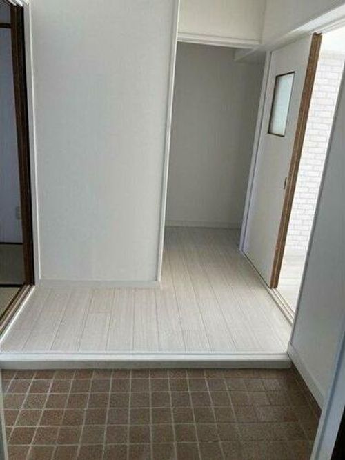 コーポ松ヶ根306の玄関