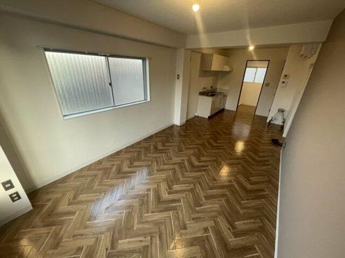 Bright and Fan Terrace3-Wの居間