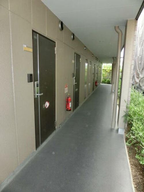 エスポアール103の玄関