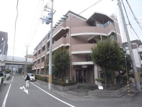 セレナ東甲子園303の外観