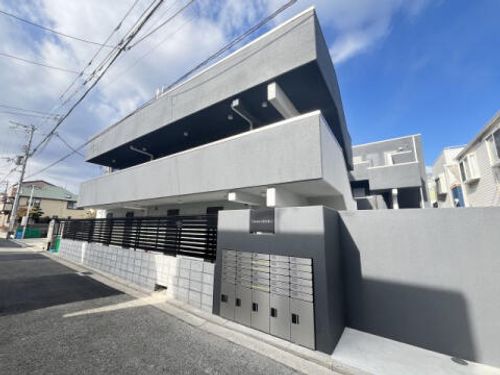 Lustore西宮北口 2号棟の外観