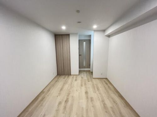 Lustore西宮北口 2号棟の居間