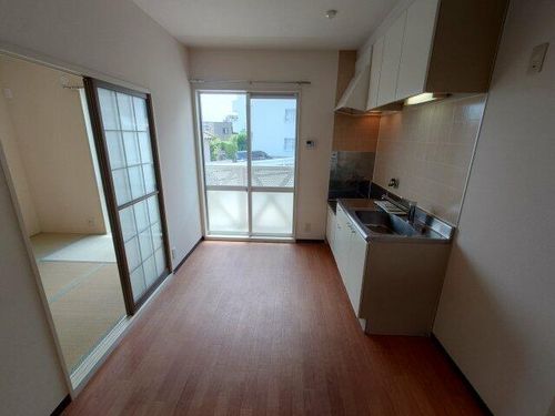 ビュー苦楽園103の居間