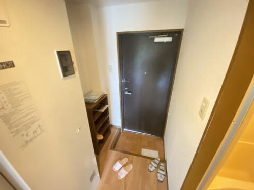 MOMO仁川205の玄関