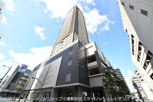 小倉D.C.TOWERの外観