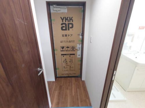 西宮今津山中町 ガレージハウス302の玄関