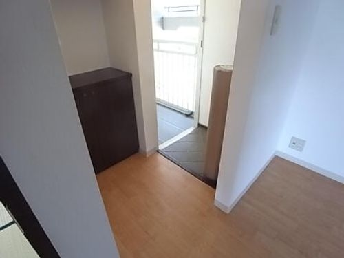 グレースA棟・B棟B202の玄関