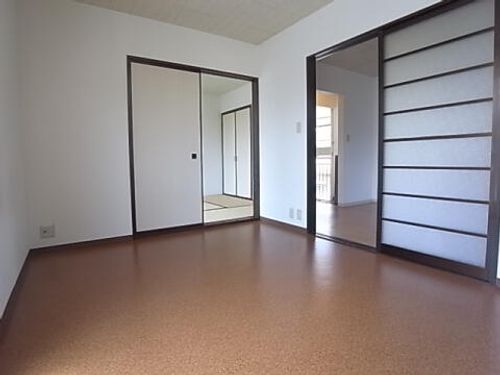 グレースA棟・B棟B202の居間