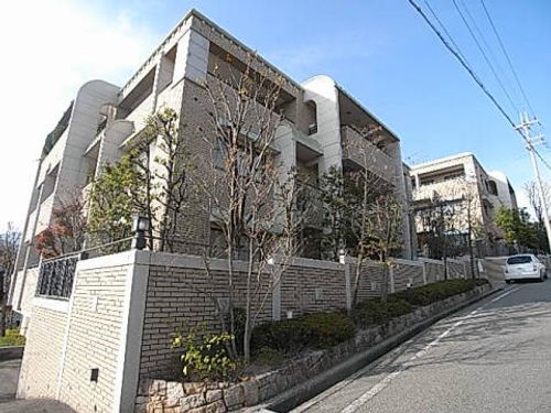グランパラッシオ甲陽園201の外観