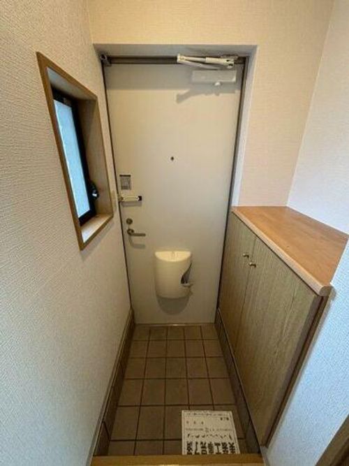 フラッツ栄根(さかね)103の玄関