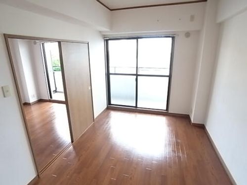 ラヴールイナダIの内装