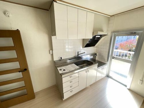 逆瀬川団地6号棟のキッチン