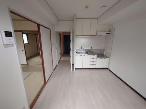 レークヒルI407の居間