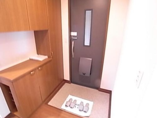 アヴェニール仁川102の玄関