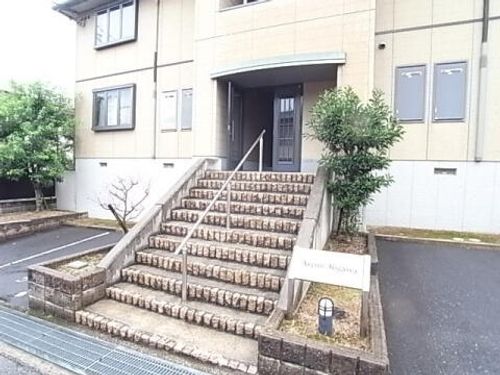 アヴェニール仁川102の玄関