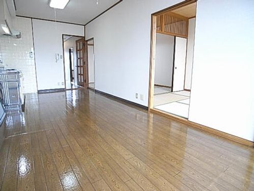 赤崎ビル404の居間