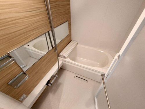 シャーメゾンガーデンズ芦屋浜町107の風呂