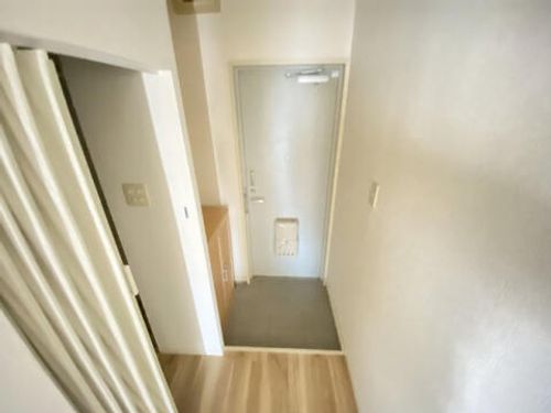 ビューハイツD1の玄関