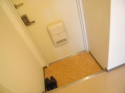 エディフィシオエスペランサ305の玄関