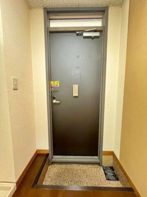 ハイツファニーの玄関