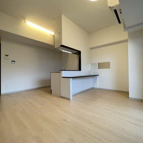 ファインブルーム新栄の居間