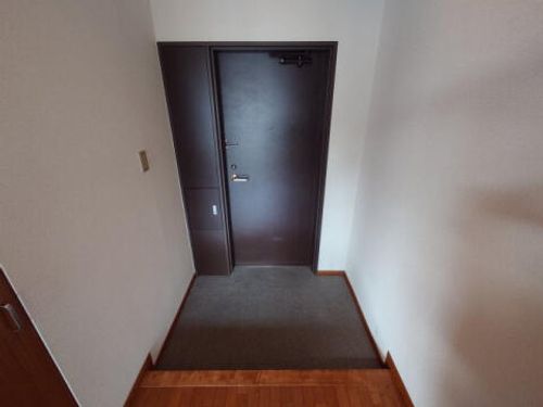 ルーア芦屋の玄関