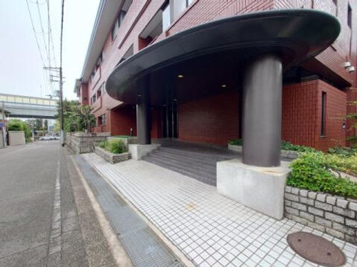 ルーア芦屋の玄関