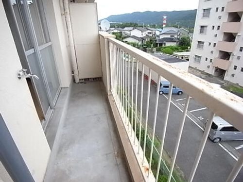 川西松ケ丘団地1号棟の内装