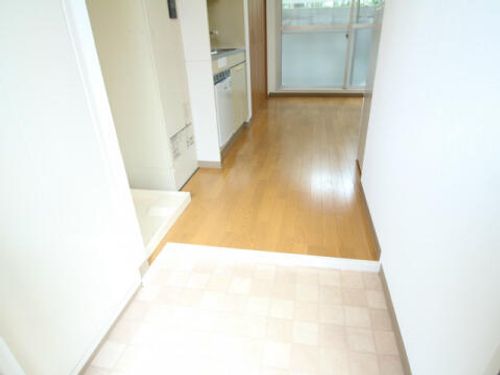 アモ花屋敷100の玄関