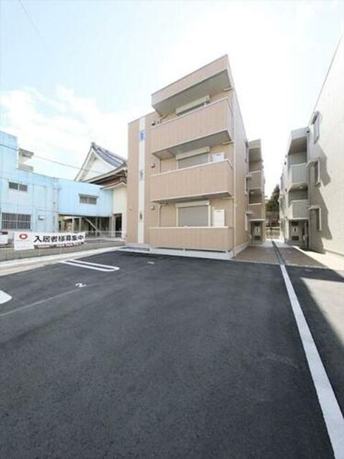 セレスティア助光 A棟の外観