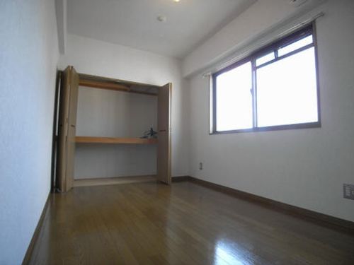 光陽川西マンション502の内装