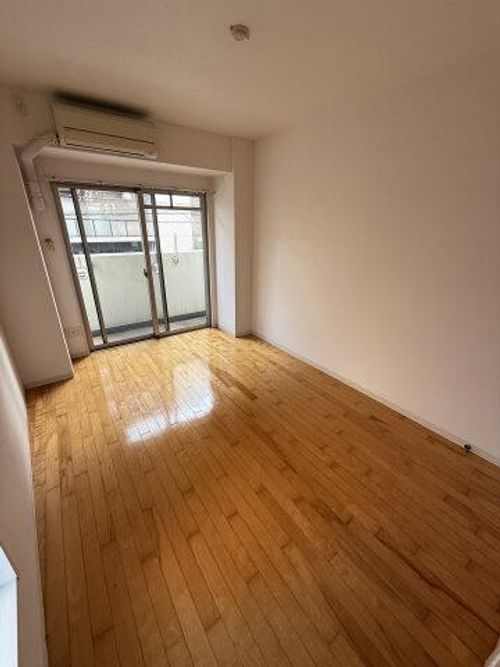 ハッピーハウス川西509の居間