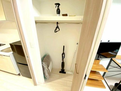 プレサンス難波デヴァンテの玄関