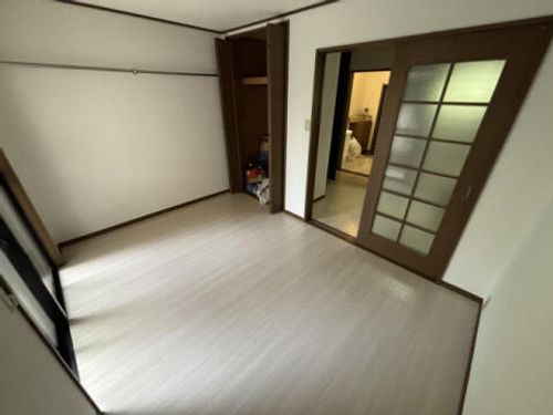 ハイツ木下103の居間
