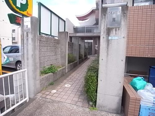 エトールIII205の玄関