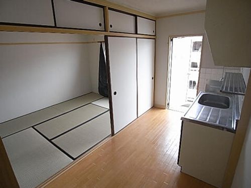 川西松ケ丘団地1号棟のキッチン