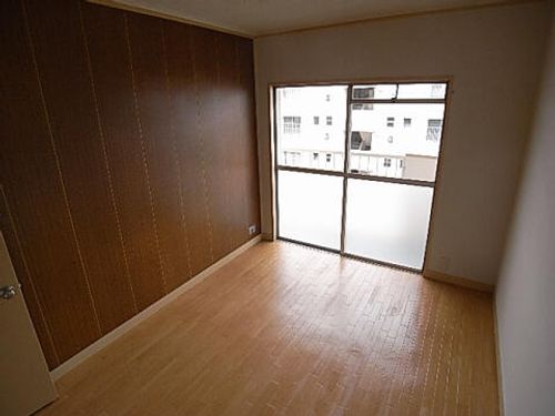 川西松ケ丘団地2号棟509の居間
